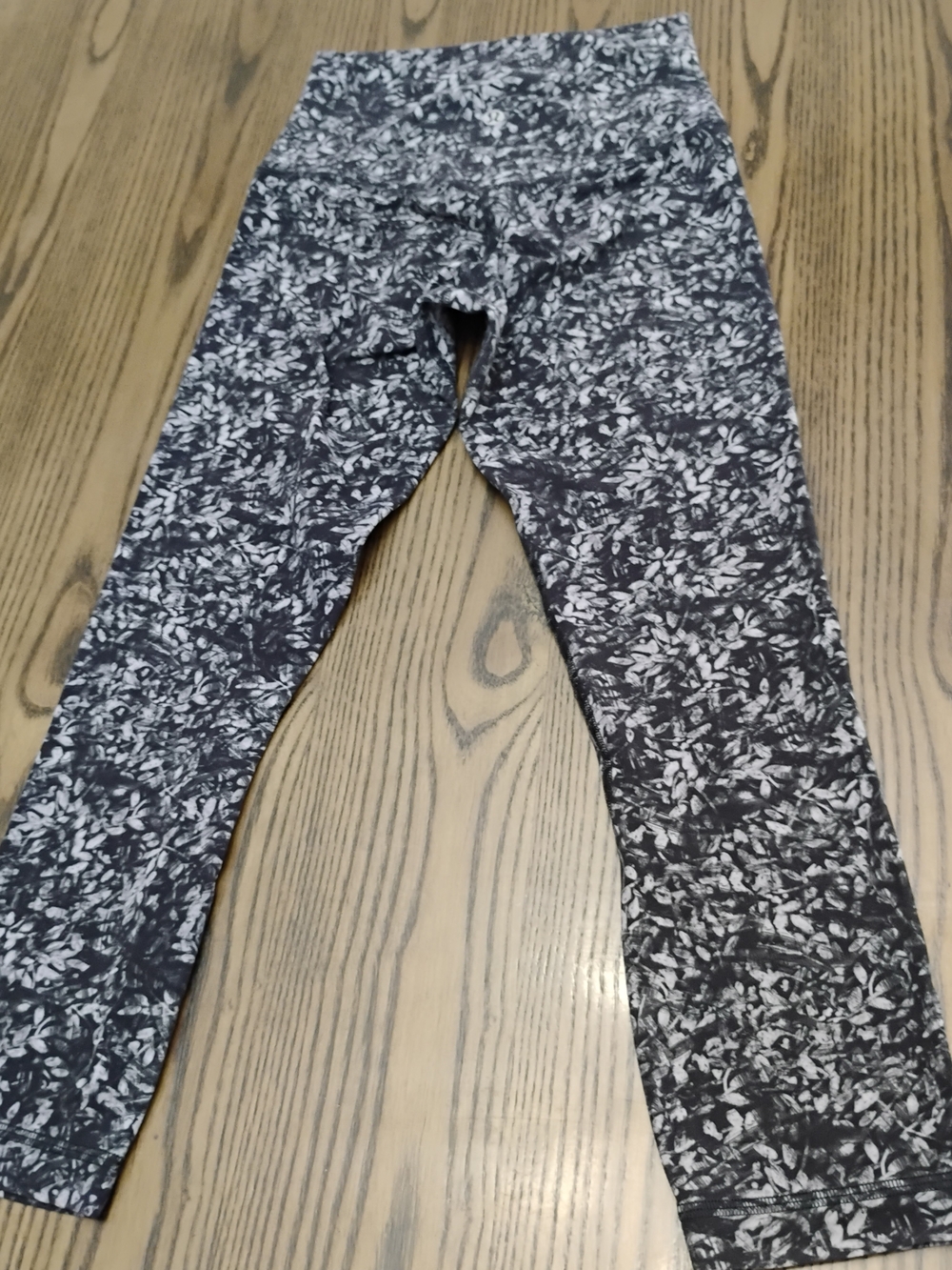 lululemon athletica Black & White Floral-Print High-Rise Jeggings